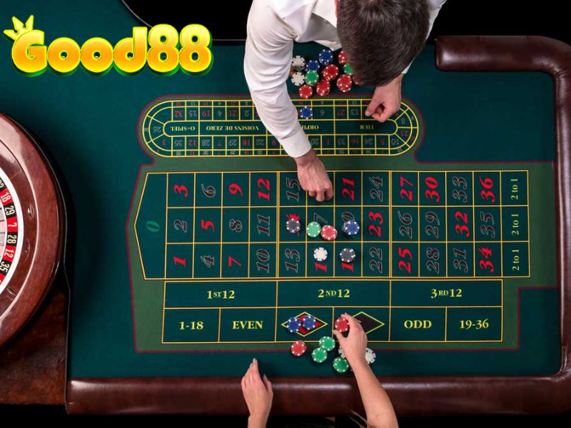 Bàn roulette GOOD88 với các ô số và chip cược trên bảng.